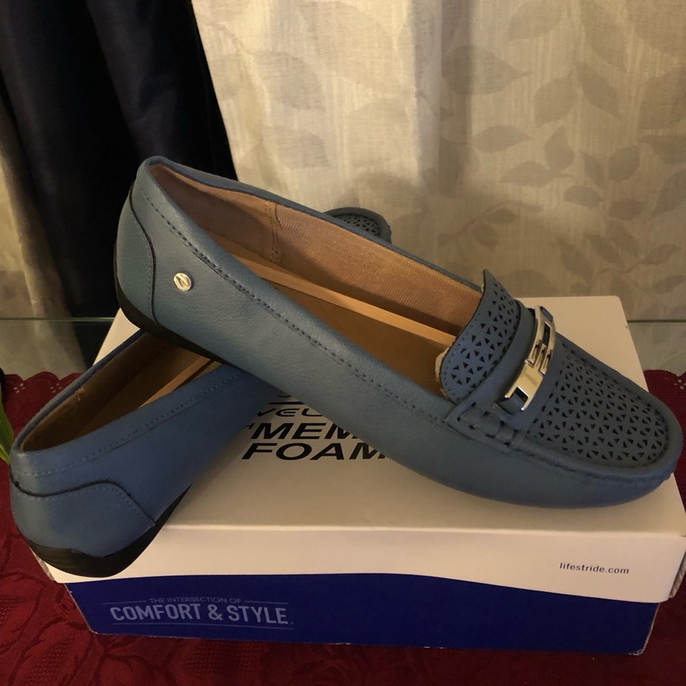 Brand new Life Stride denim colored loafers.